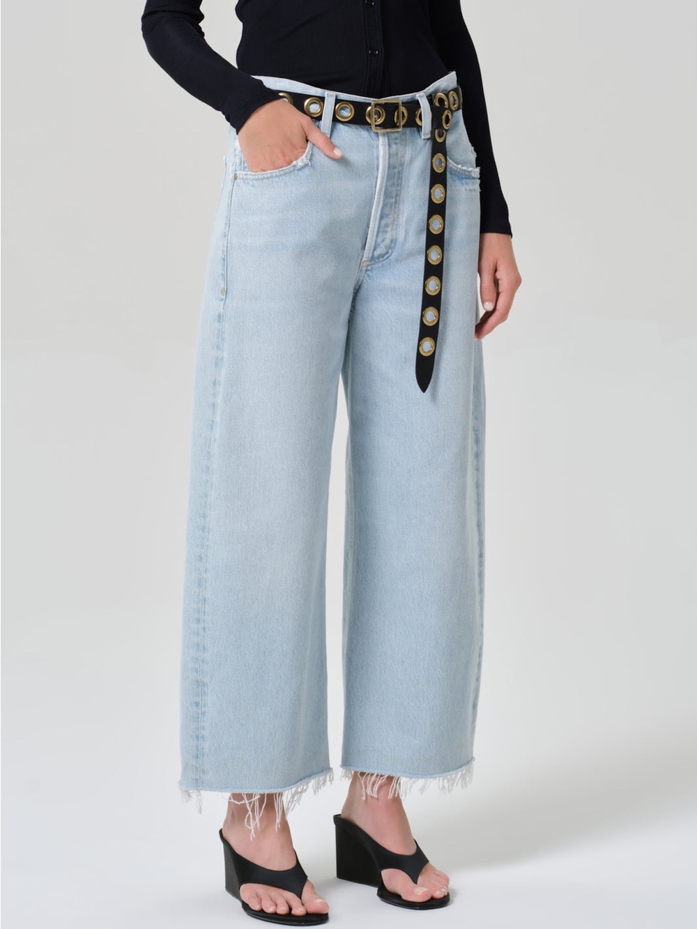 Citizens Of Humanity Ayla‎ Bowed Barrel Leg Jean in Sailor Light Wash Raw Hem 27